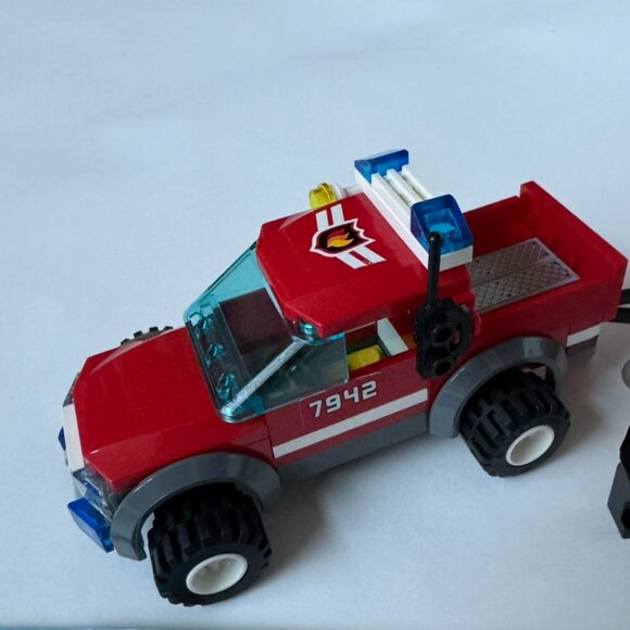 Lego 7239 Fire Truck 7942 Off Road Rescue Complete except Stickers Engine Set - Picture 7 of 9